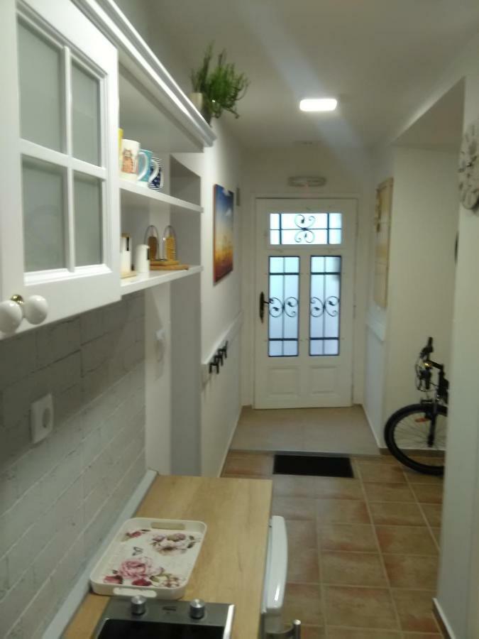 Bed&Bike Apartamento Sremski Karlovci Exterior foto