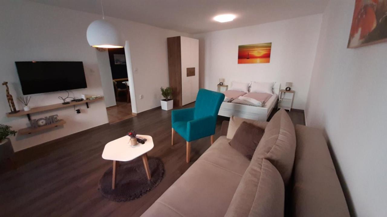 Bed&Bike Apartamento Sremski Karlovci Exterior foto